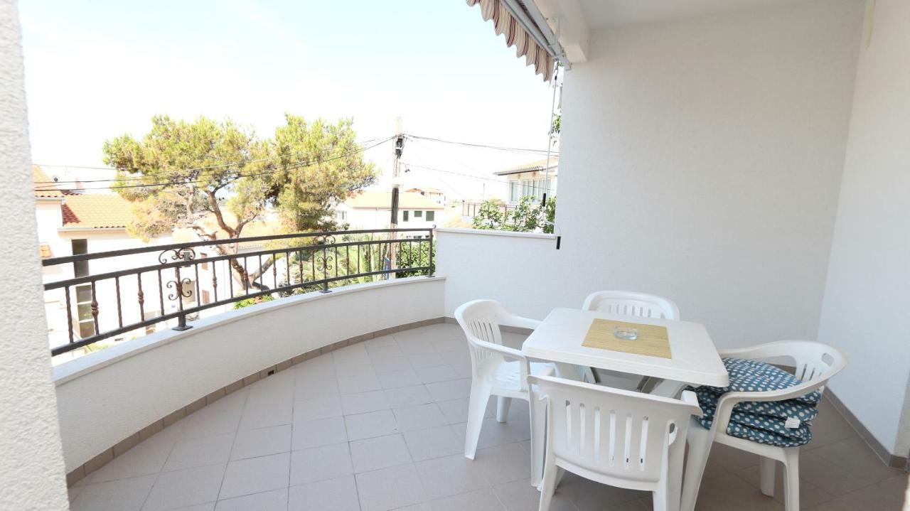 Dinka Guesthouse Makarska Exterior foto