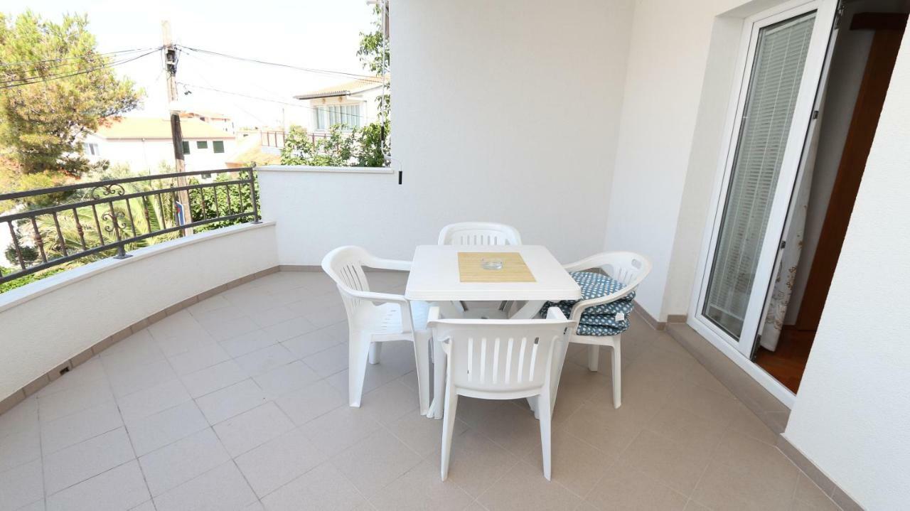 Dinka Guesthouse Makarska Exterior foto