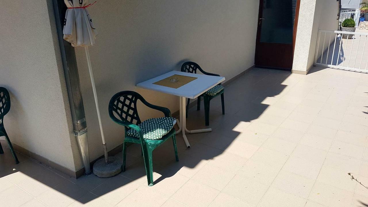 Dinka Guesthouse Makarska Exterior foto